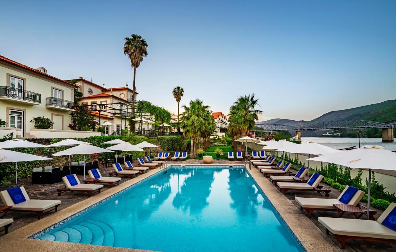 Hotel The Vintage House - Douro Pinhão Exterior foto The pool at the Four Seasons Hotel